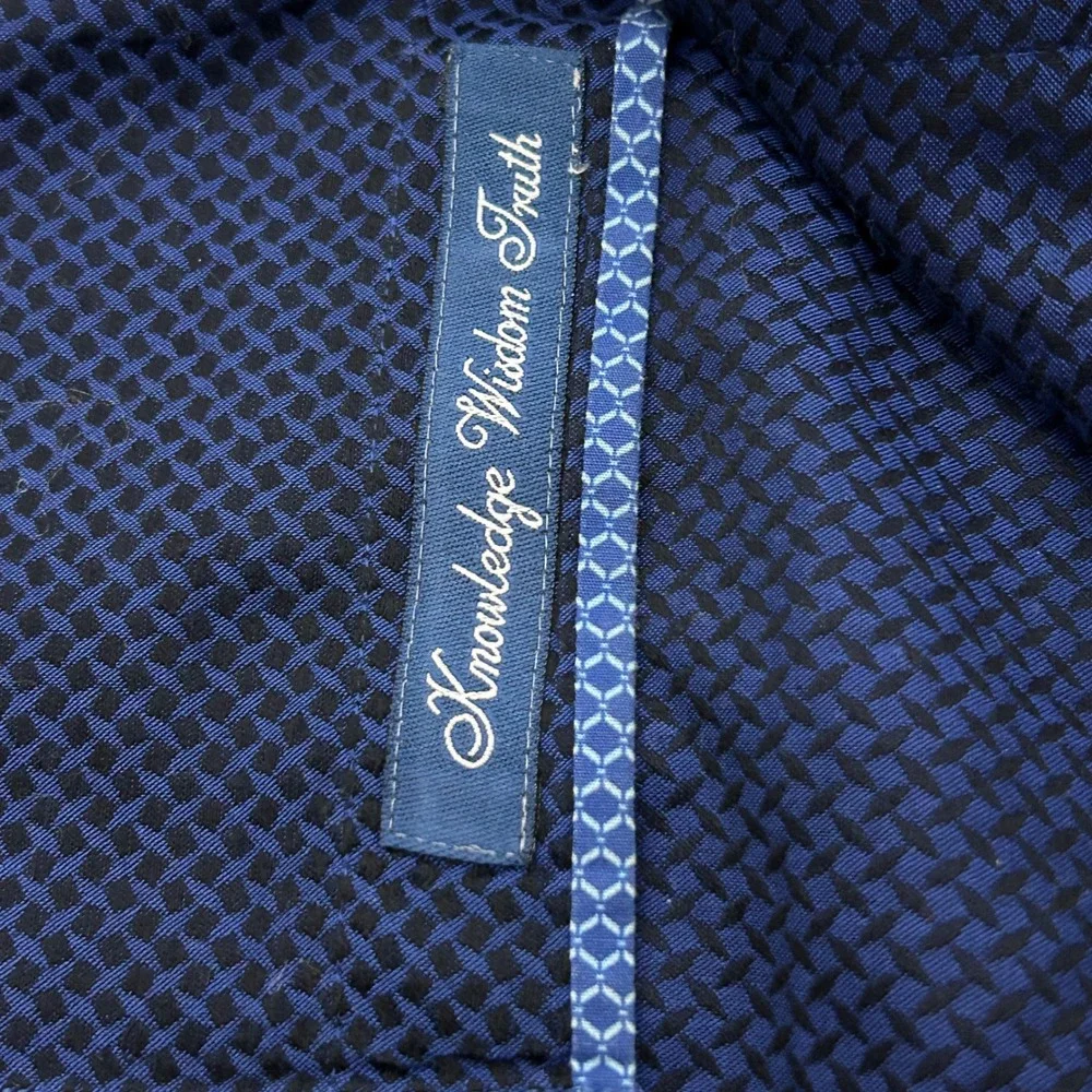 Robert Graham Button Up Shirt Size Medium Navy‎ Blue Geometric Tailored Fit